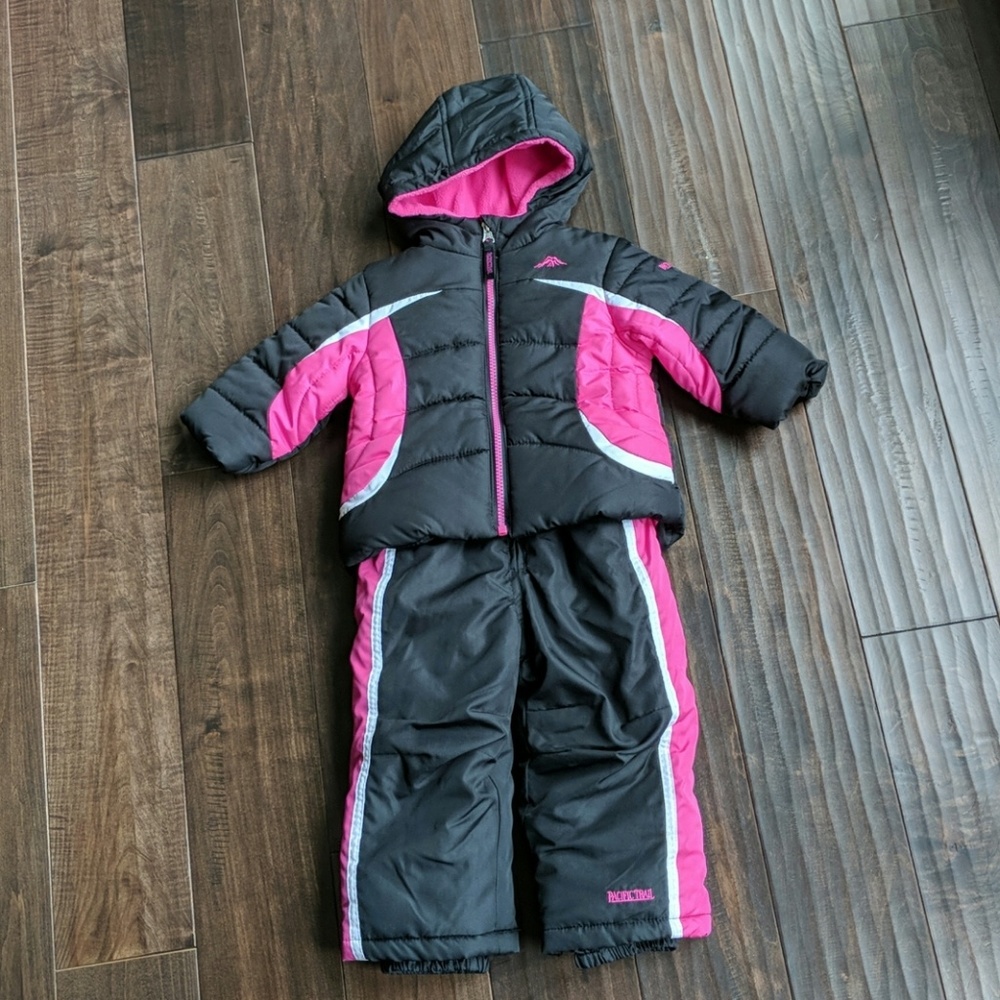 EUC Infant/ Toddler snowsuit Pacific Trail